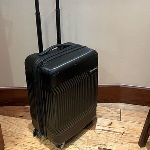 Samsonite Black Hardshell Spinner Luggage